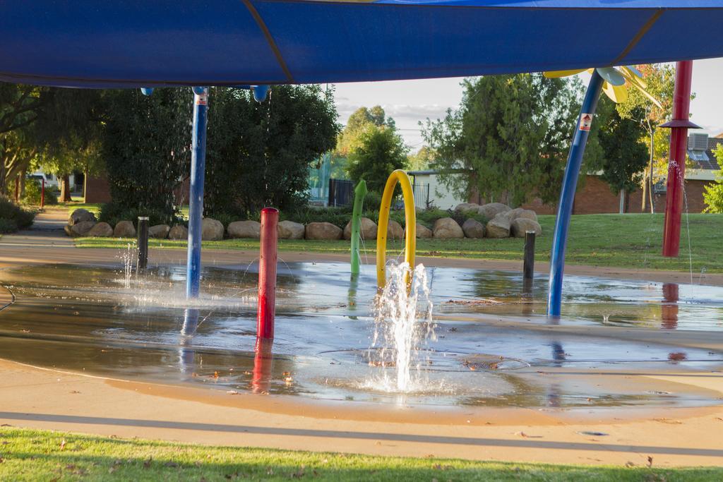 Fountain View Motel Dubbo Bagian luar foto