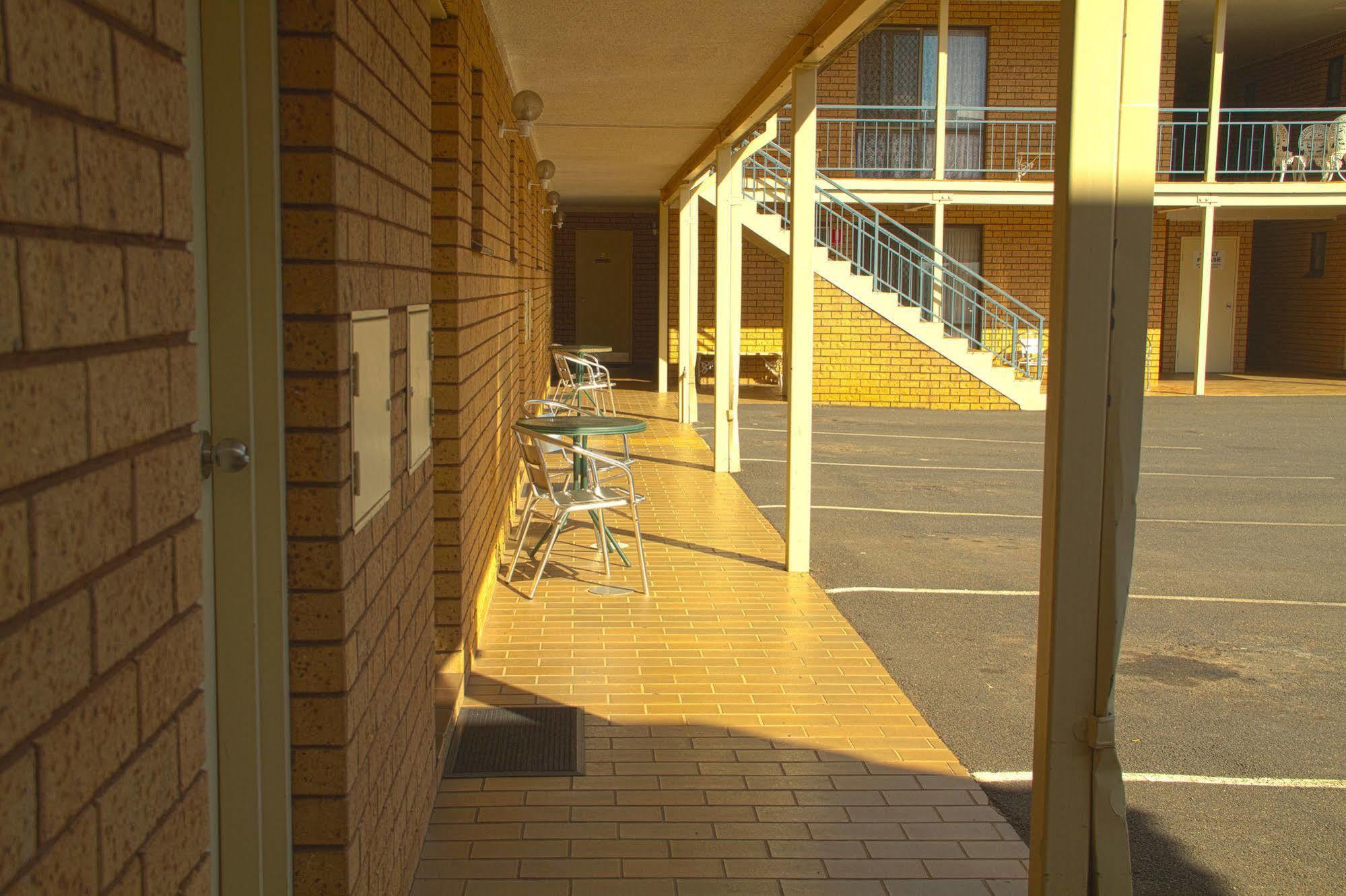 Fountain View Motel Dubbo Bagian luar foto