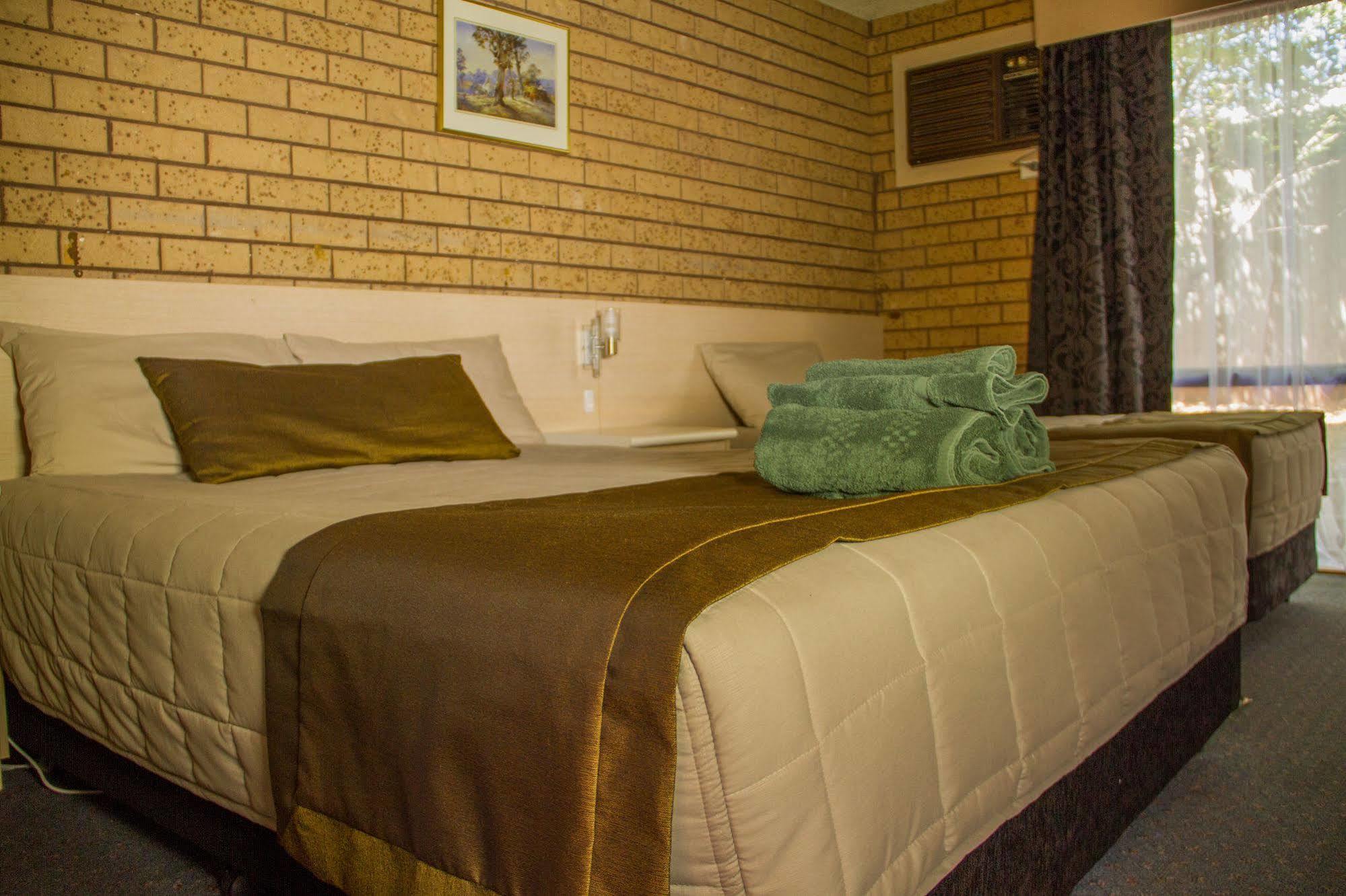 Fountain View Motel Dubbo Bagian luar foto